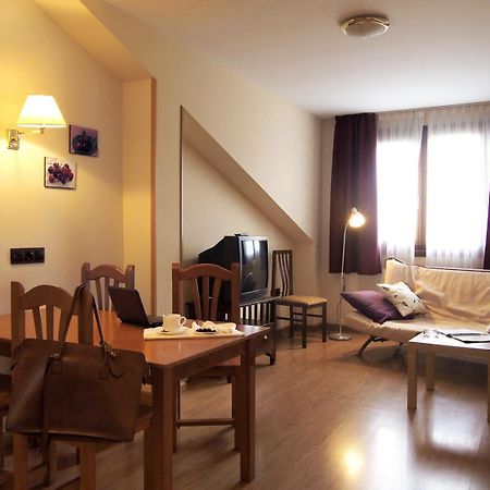Hotel Y Apartamentos Arias Navia Phòng bức ảnh