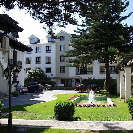 Hotel Y Apartamentos Arias Navia Ngoại thất bức ảnh