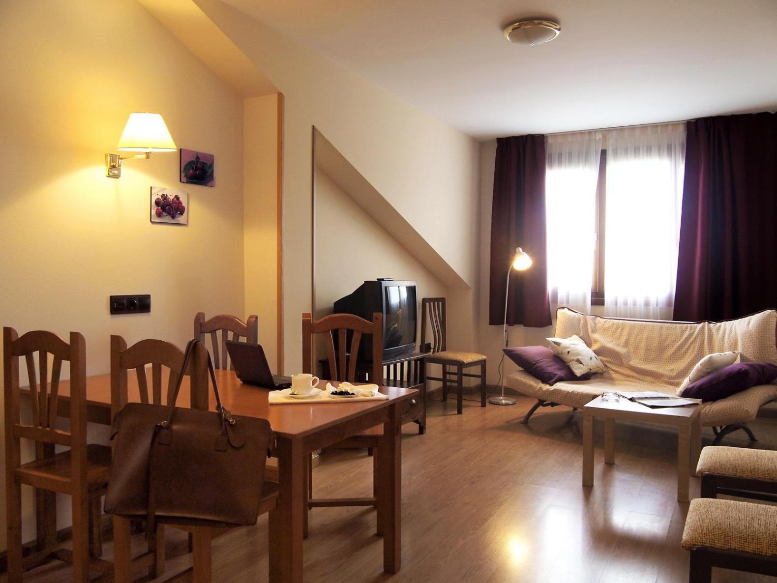 Hotel Y Apartamentos Arias Navia Phòng bức ảnh