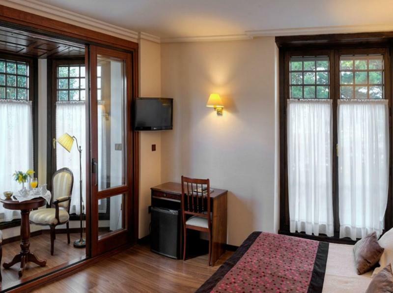 Hotel Y Apartamentos Arias Navia Ngoại thất bức ảnh